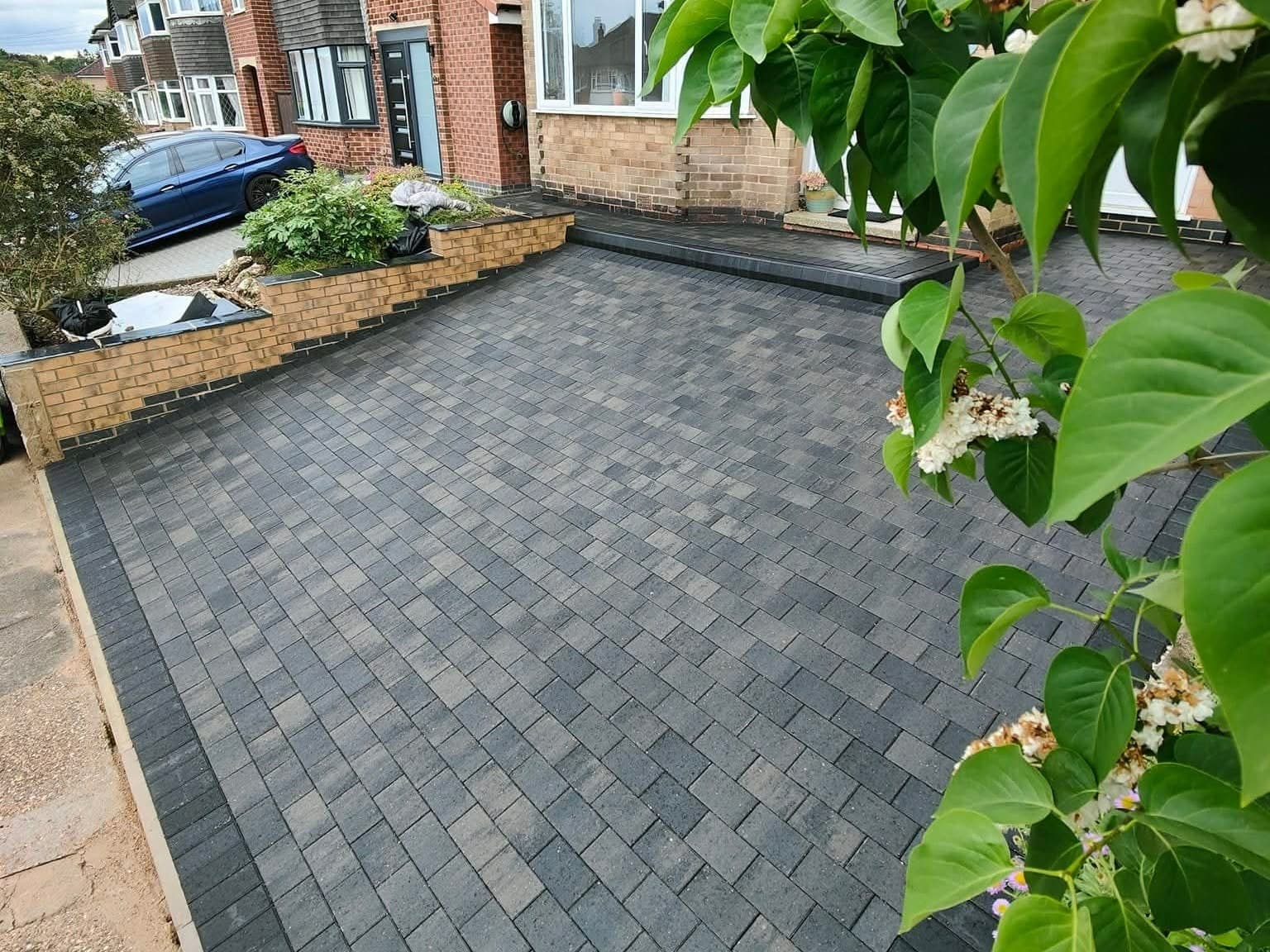 Heritage Paving installed block paved driveway